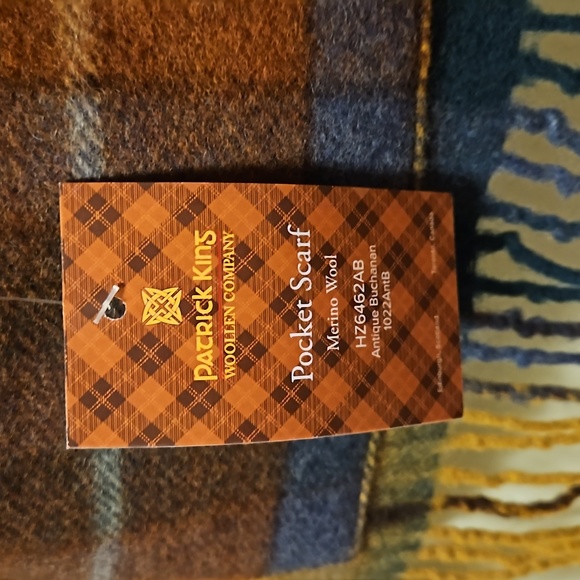 Patrick King Woolen Company Pocket Scarf - Picture 4 of 4